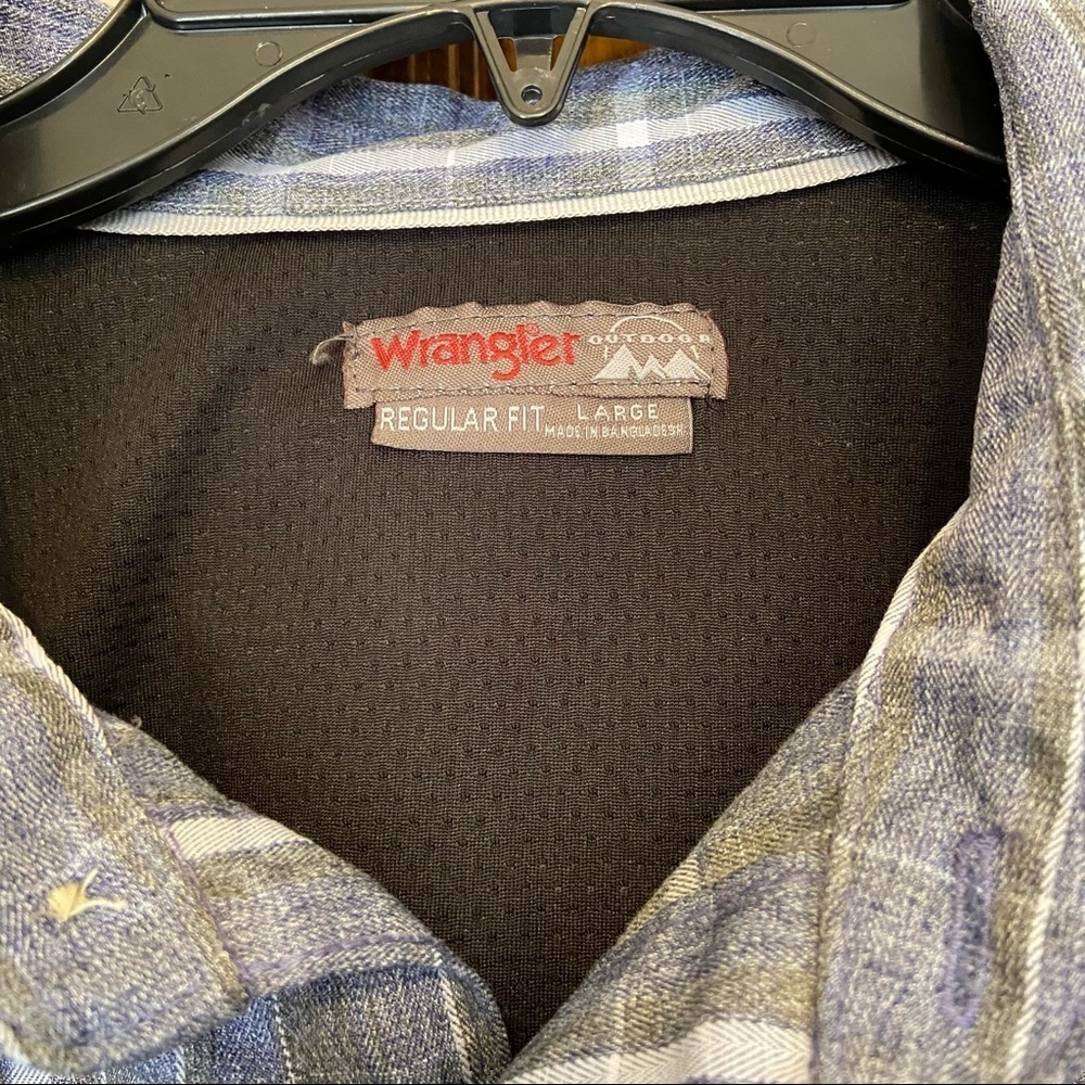 Wrangler Outdoors Long Sleeve Plaid Utility Shirt with Roll Up Sleeves Button L - Picture 4 of 12